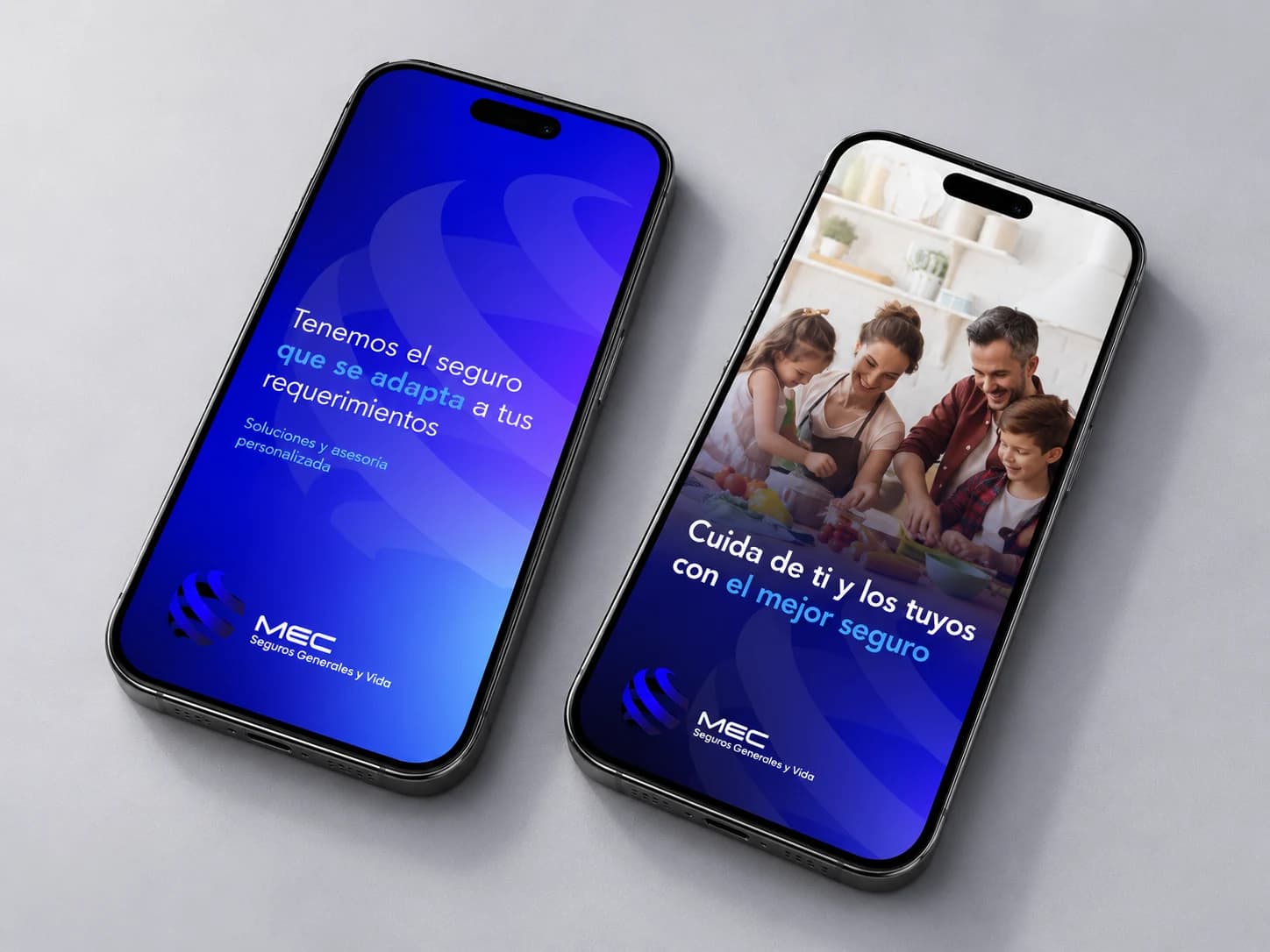 Mockup de dos teléfonos con piezas azules de contenido de MEC Seguros